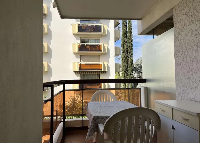 2p Avec Terrasses, Parking Prive, A 100m Des Plages - Juan-les-pins - Fr-1-252-196 *